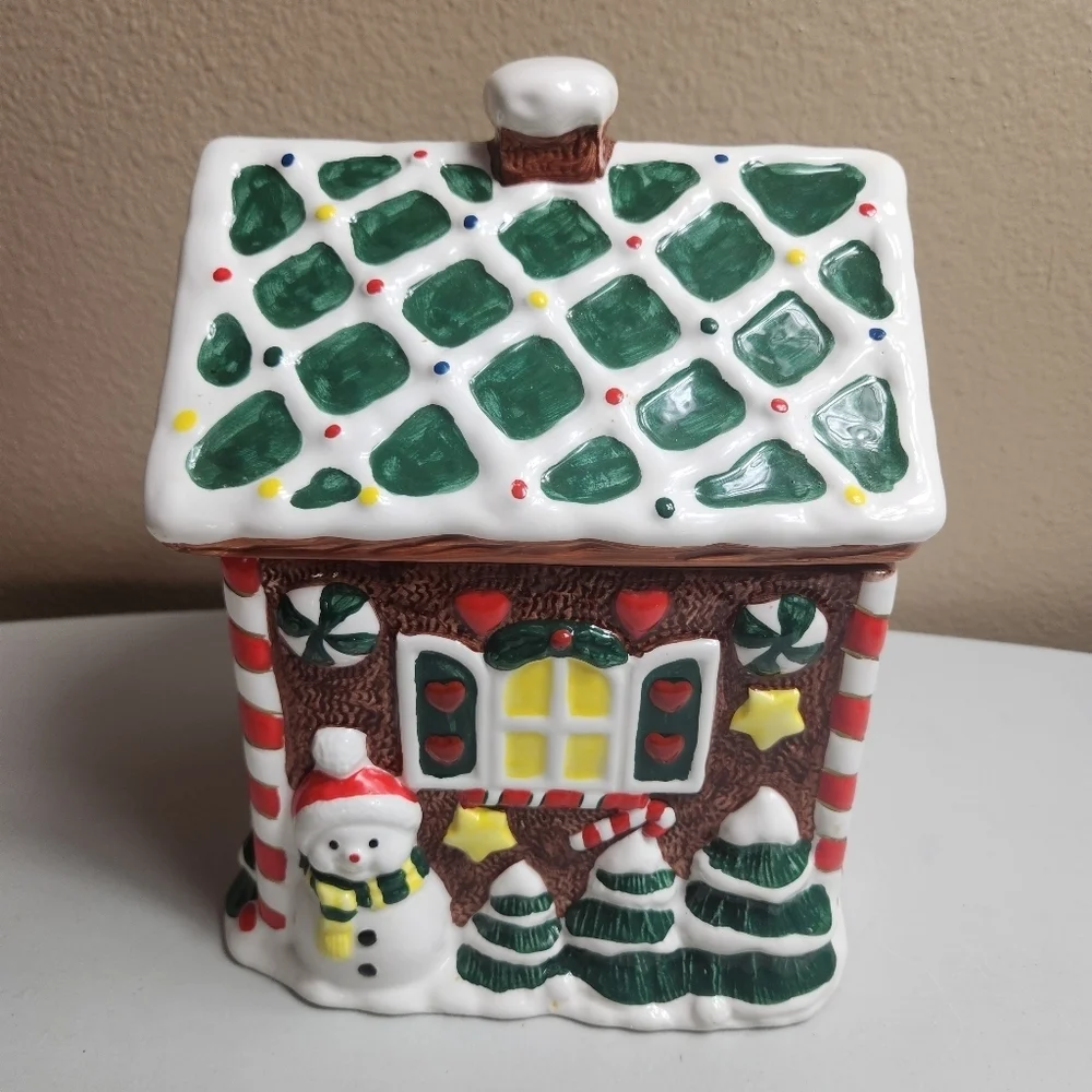 Kitchen Collection VTG Gingerbread House Cookie Jar